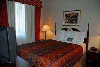 Chisholm Suite Hotel Duncan Экстерьер фото
