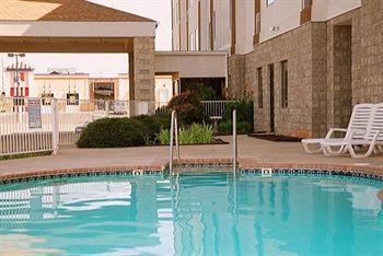 Chisholm Suite Hotel Duncan Экстерьер фото